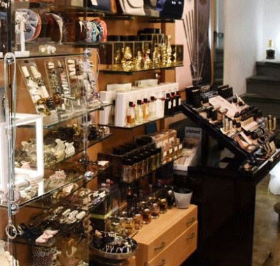 Parfum-Auswahl im Laden